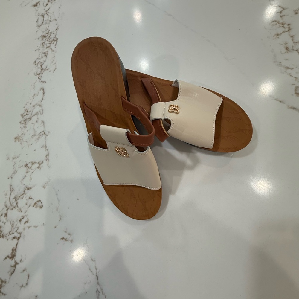 Lamo Cream and Brown Women's Sandals- size 39 (eq. Size 8.5)